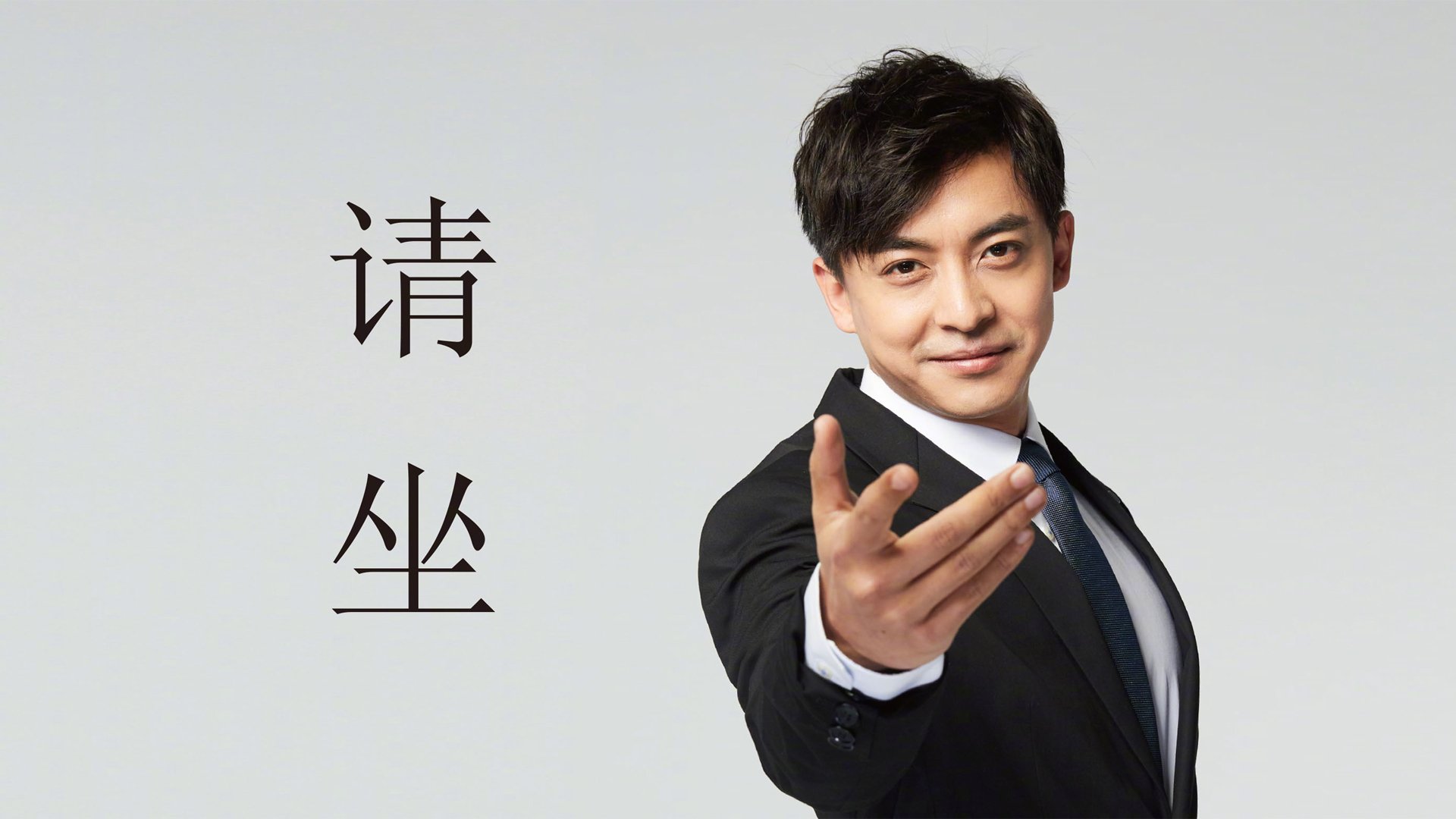 “腰旗美式橄榄球：成都七中东部赛场成现代竞技舞台”