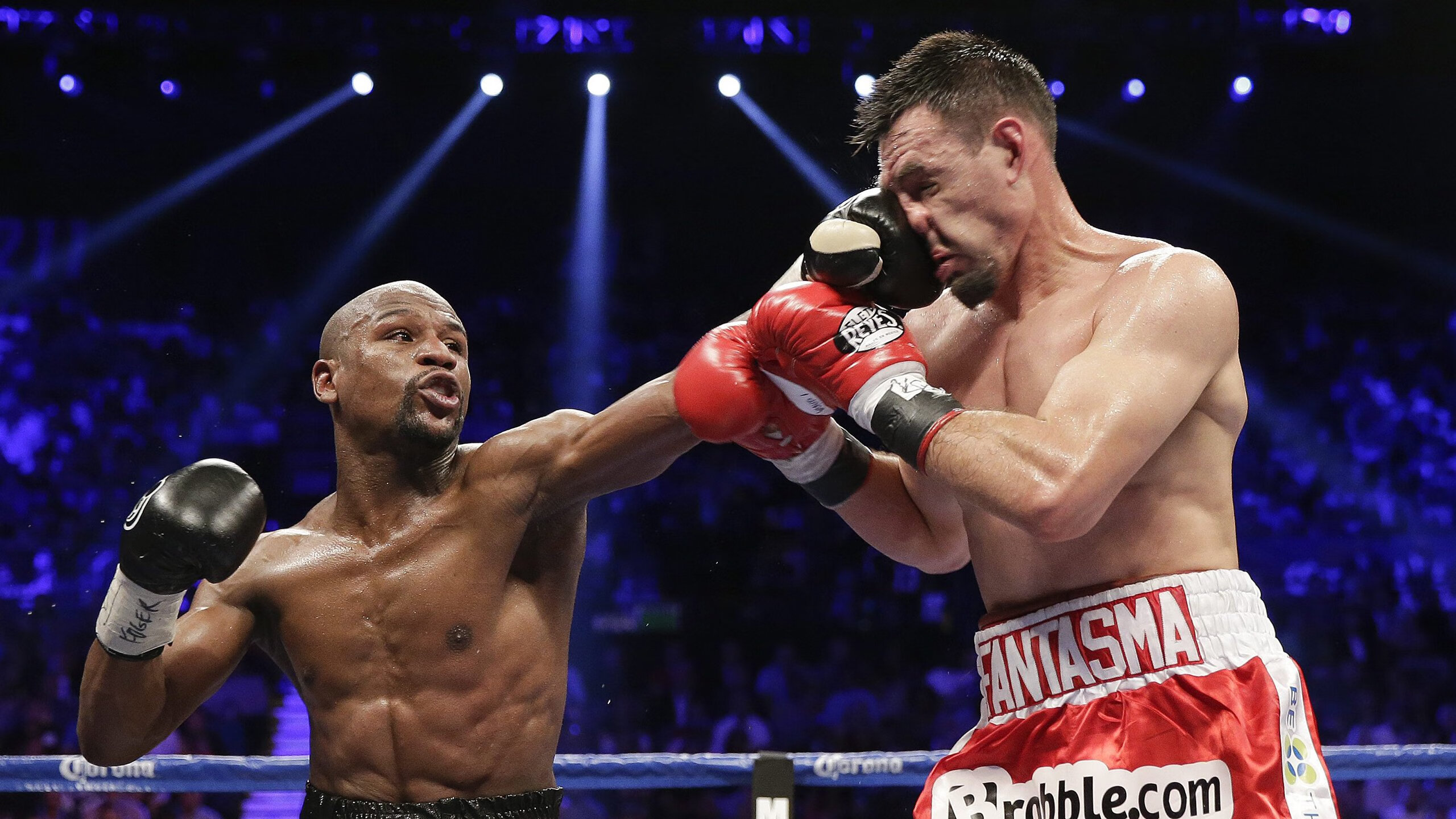 传奇骑手列车表演，骑术展示精彩纷呈，骑士骑车视频